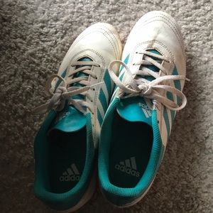 Soccer cleats